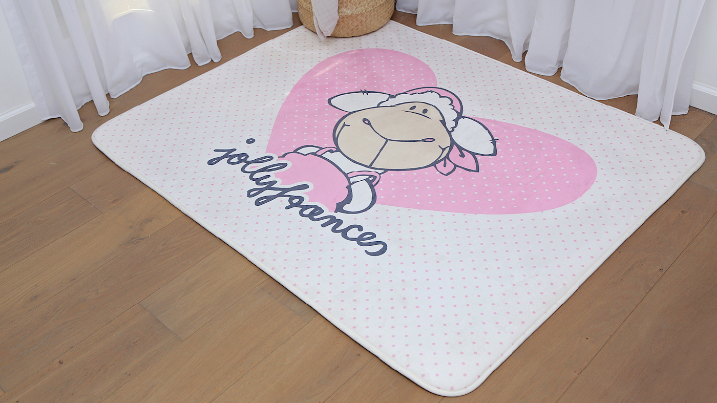 שטיח מלבני ממותג | ניקי