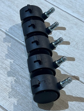 סט גלגלים שחורים עם מעצור