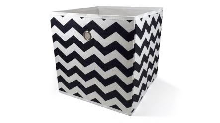 קופסאת אחסון צבעונית פתוחה בצבע שחור גלים