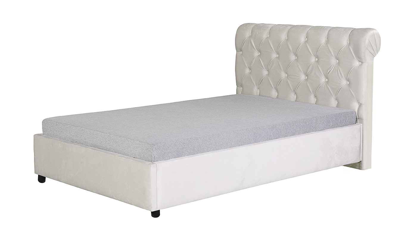 מיטה מרופדת וחצי אמה | שמנת