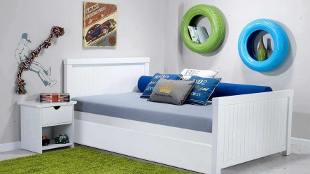 מיטת נוער שחר וחצי