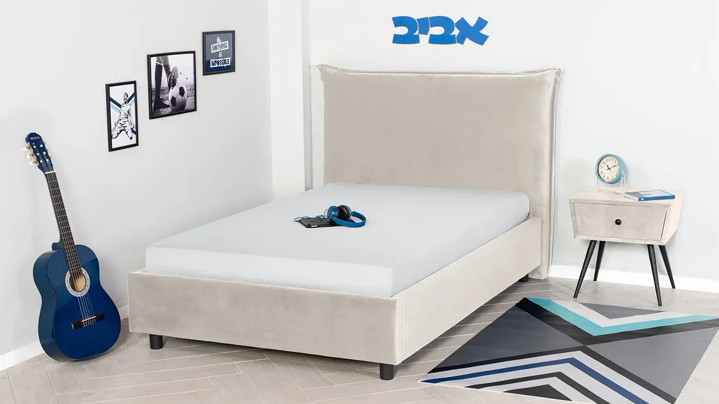 מיטה מרופדת וחצי אביב | שמנת