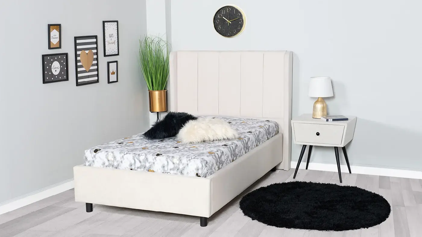 מיטת ילדים מרופדת עלמה כולל ארגז מצעים | שמנת