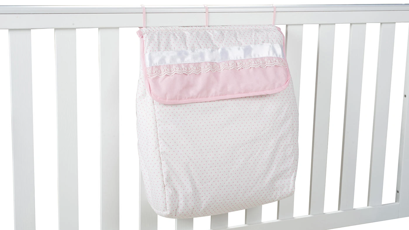 שק חיתולים למיטת תינוק | לבבות ורוד