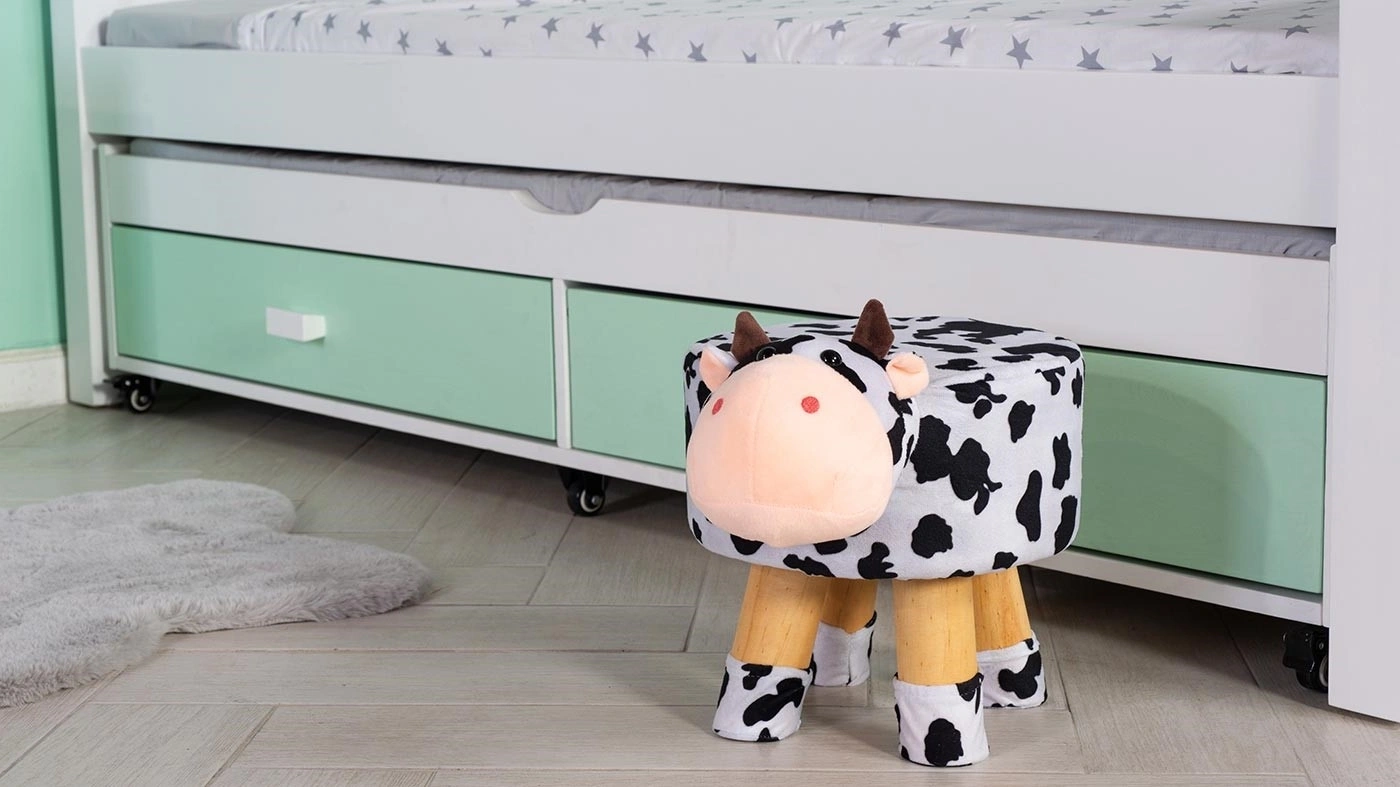 הדום | פרה צבע שחור ולבן