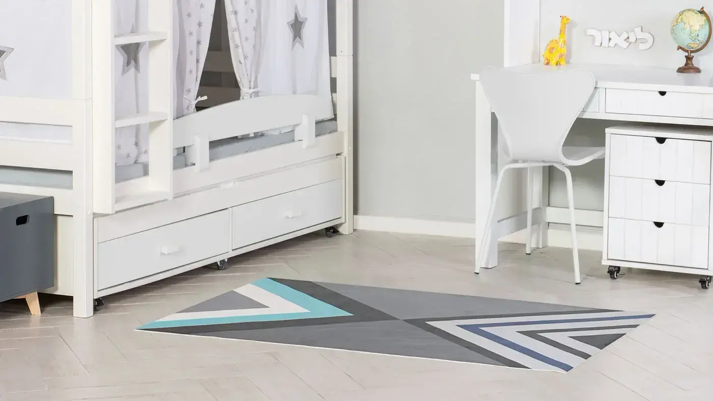 שטיח פי וי סי מלבני | אפור כהה גיאומטרי