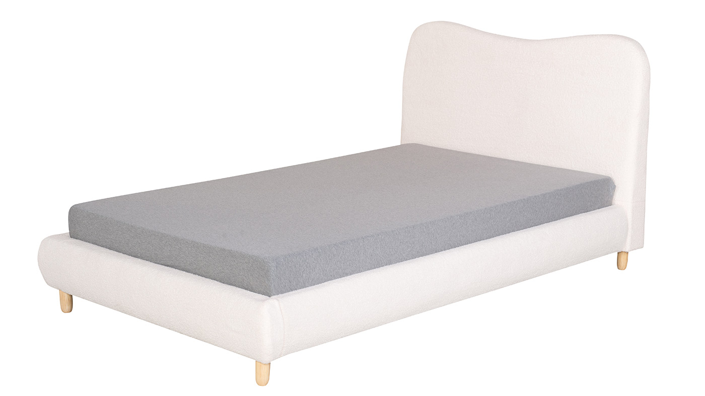 מיטה מרופדת וחצי יולי