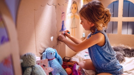 לא רק הבית של יעל: כך מכינים עם הילדים בית משחק מקרטון