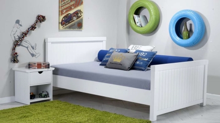 מיטת נוער שחר וחצי