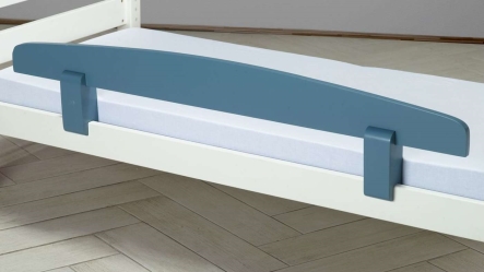 מעקה נשלף למיטה