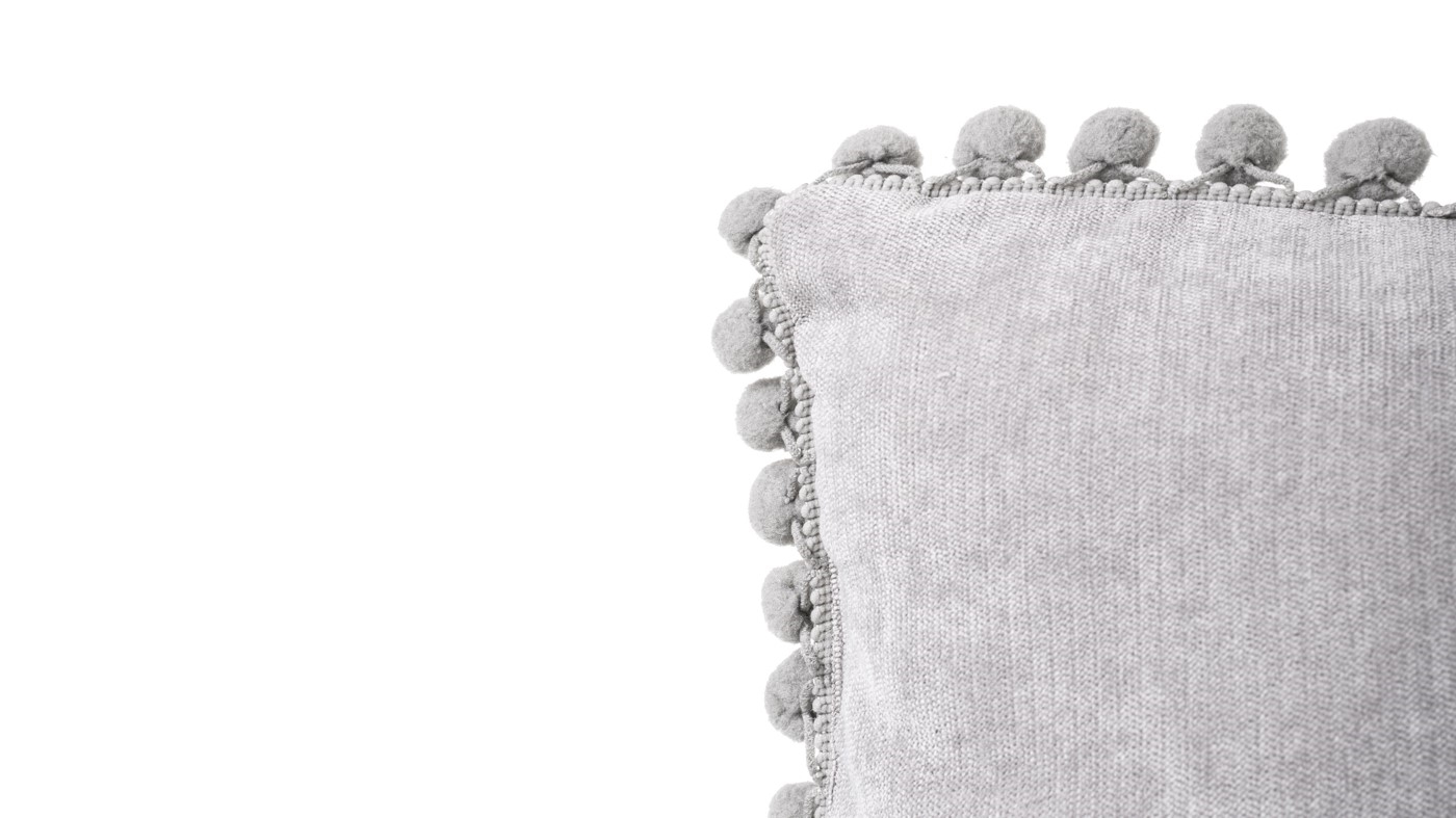 כרית נוי פונפונים |  אפור